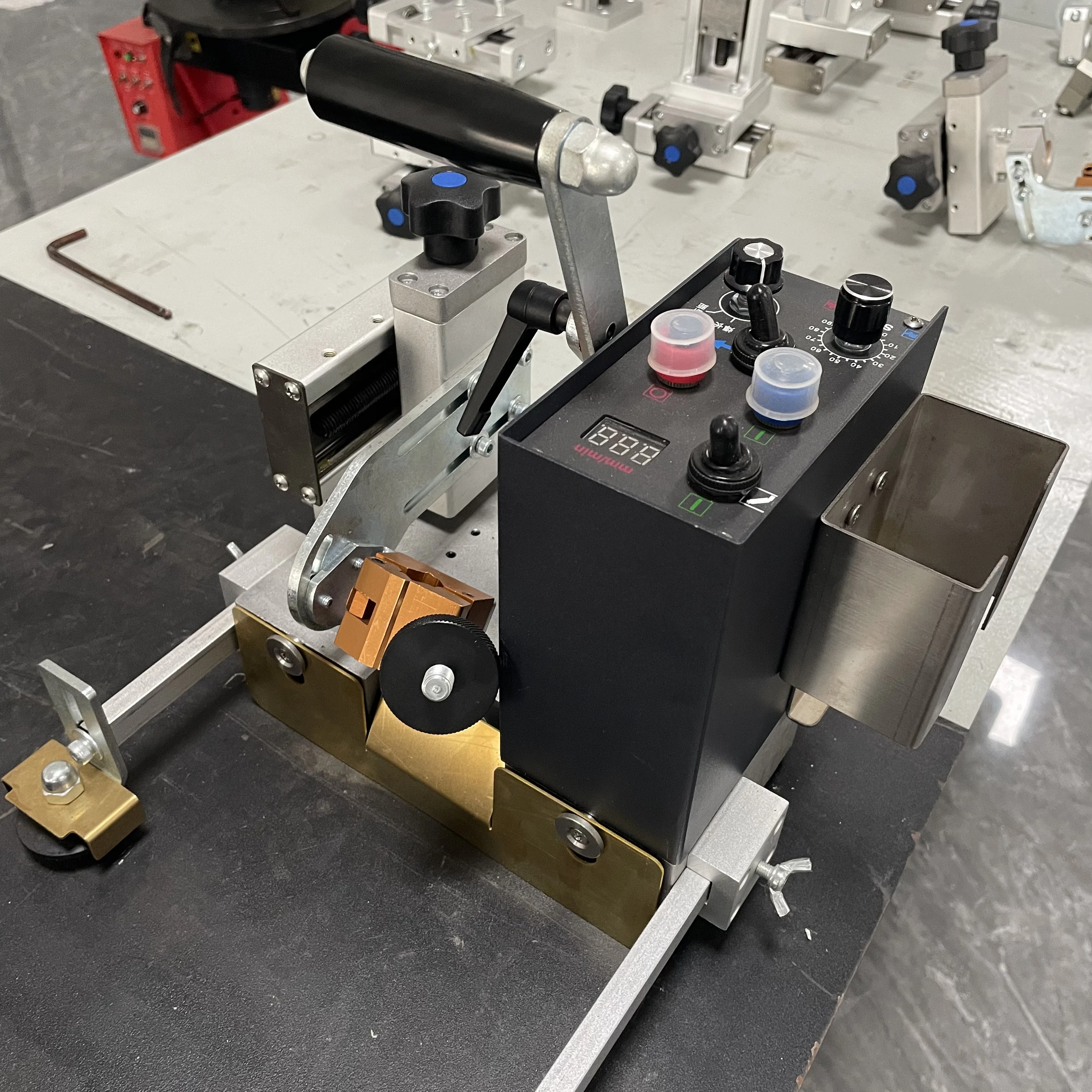 Multi Function KA-H1 Welding Carriage Laser Welder Machine Welding Robot Mig Welder Equipment CO2 Welding Tractor