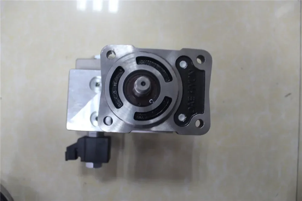 Excavator Parts R520LC-9 R480-9 Fan Pump 31q4-30202 For Hyu Ndai
