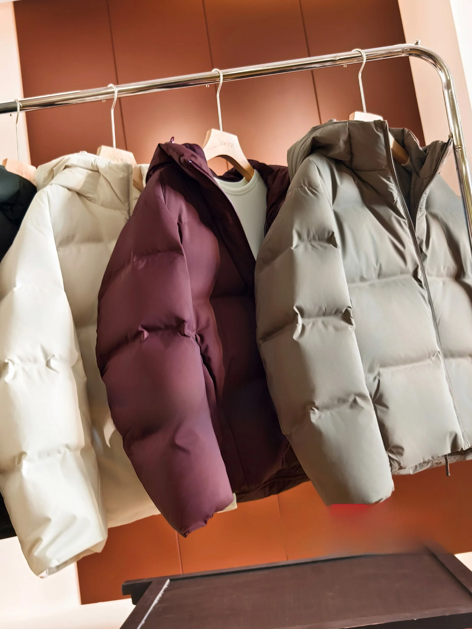 

Пуховик XiaoEr: 90% белый пух, повседневный прямой крой, полиэстер, с капюшоном, короткое пальто