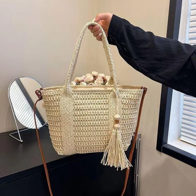 New Style Women Straw Woven Handbag Large Capacity Tassel Beach Shoulder Crossbody Bag Summer Vacation Bags view 5