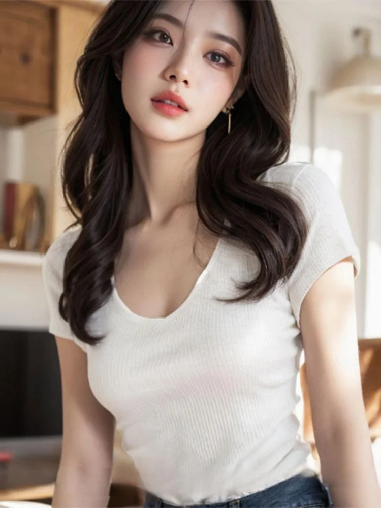 

Pure Desire White V-Neck Short Sleeve Ice Silk Knitted Top Women's Summer Thin Waist-Cinching Short Length Fashionable T-Shirt