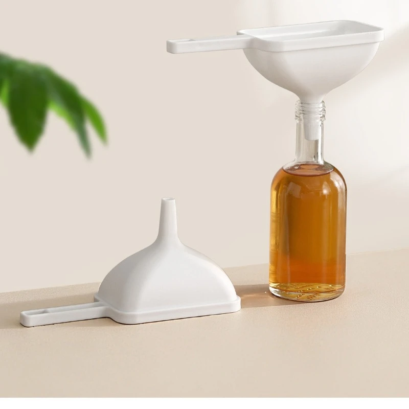 Funnel Large Caliber Household Kitchen Liquid Separation Plastic Food Grade Kitchen Tools Are Safe and Reliable