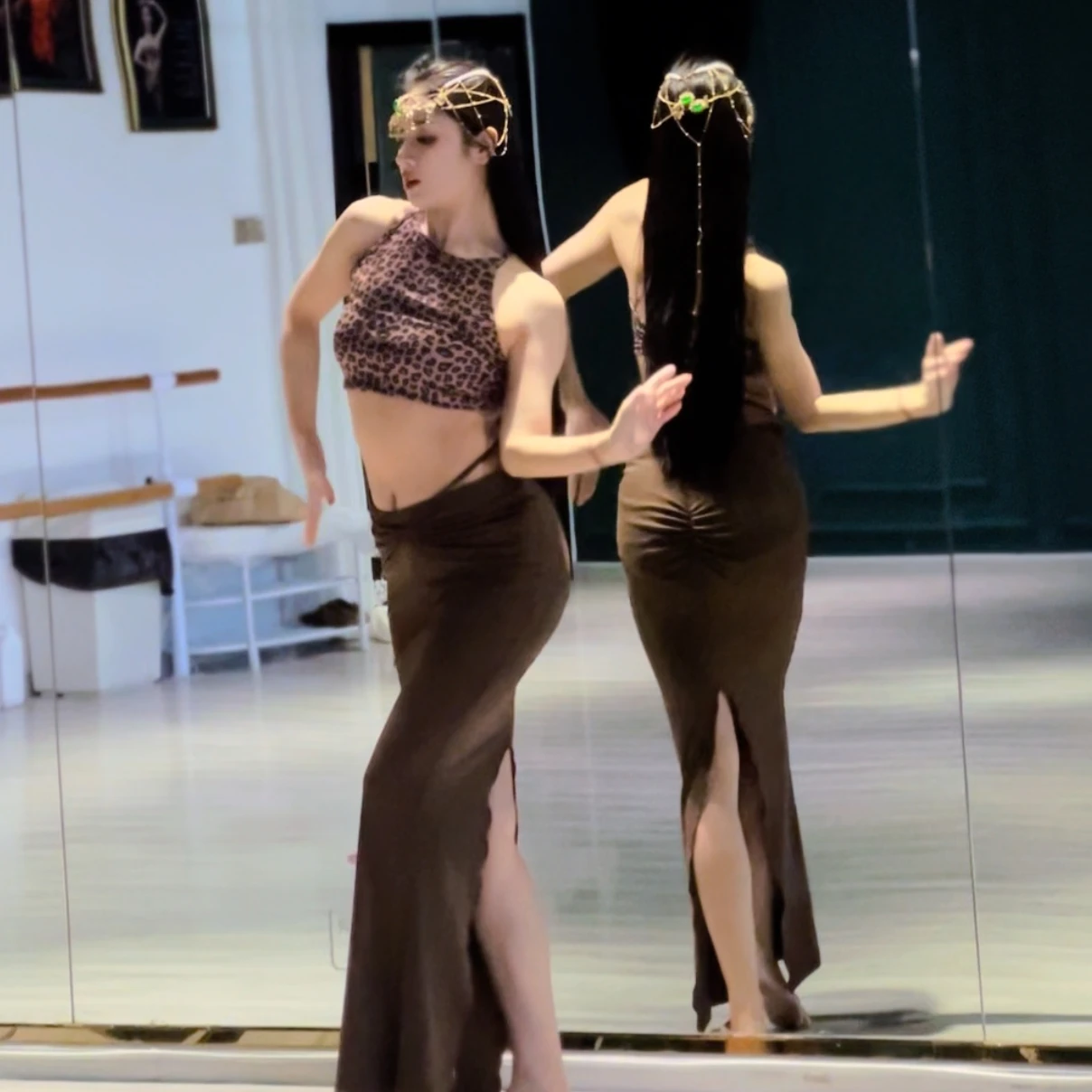 Buikdanskostuum dames high-end mouwloze top met luipaardprint + sexy heupknuffelrok set volwassen oosterse dansvoorstelling pak