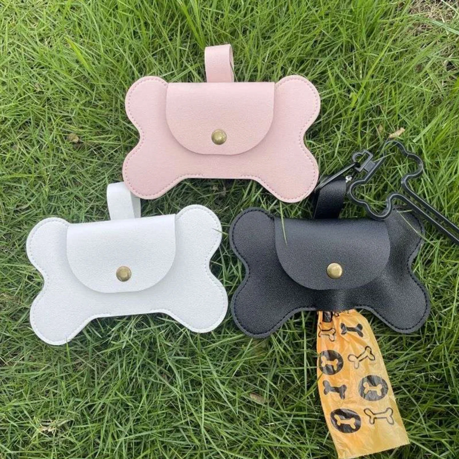 Dog Poop Pickup Bag Dog Pooper Dispenser Pet Outdoor Poop Holder Waste Bag Stool Bag Bone Shaped PU With Leash Clip Pet Supplies