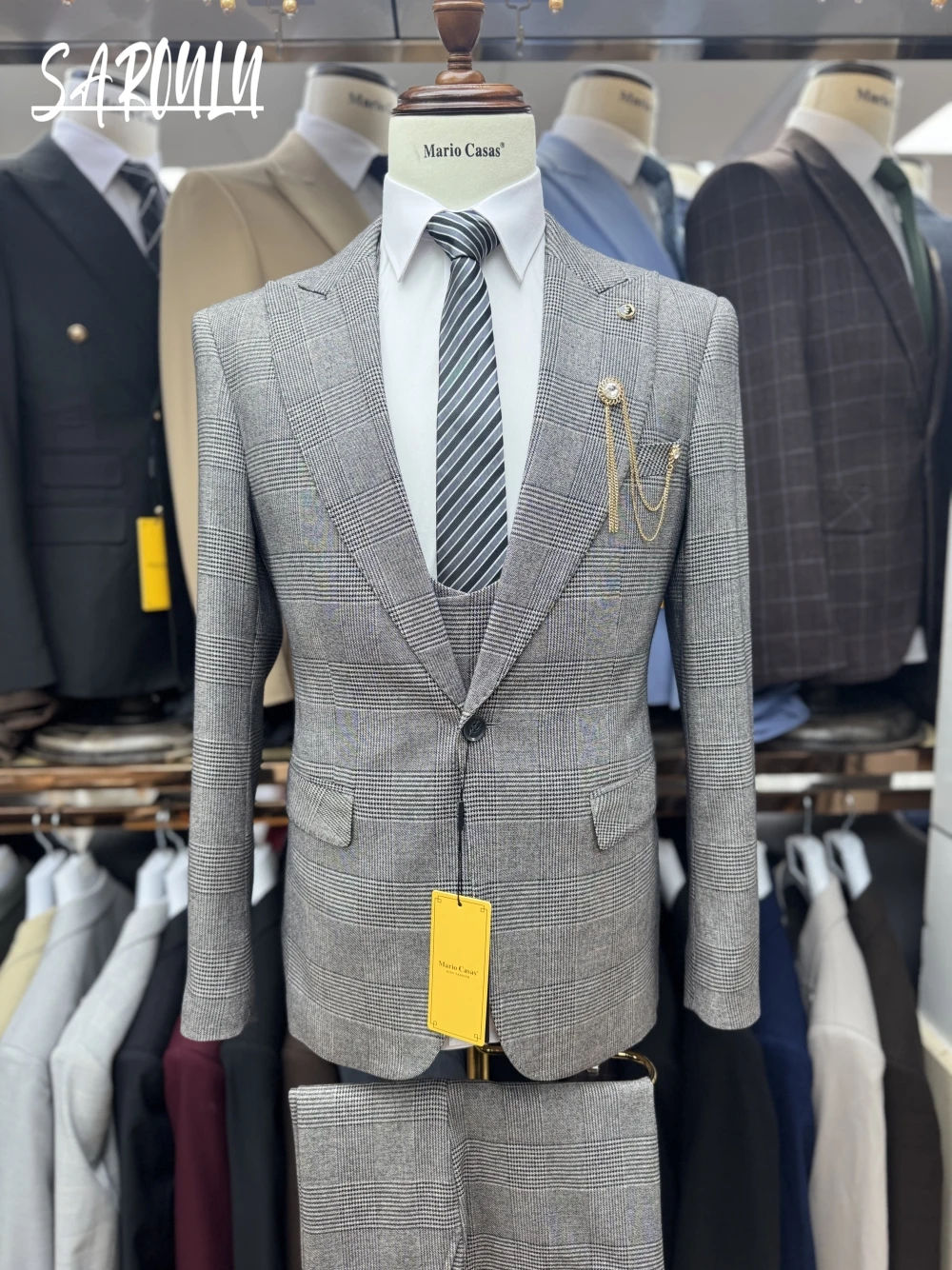 Stylish Grid Pattern Men Suit Set Peak Lapel Exclusive Single Breasted Classic Groom Wear Office Business 3-pieces Tuxedo