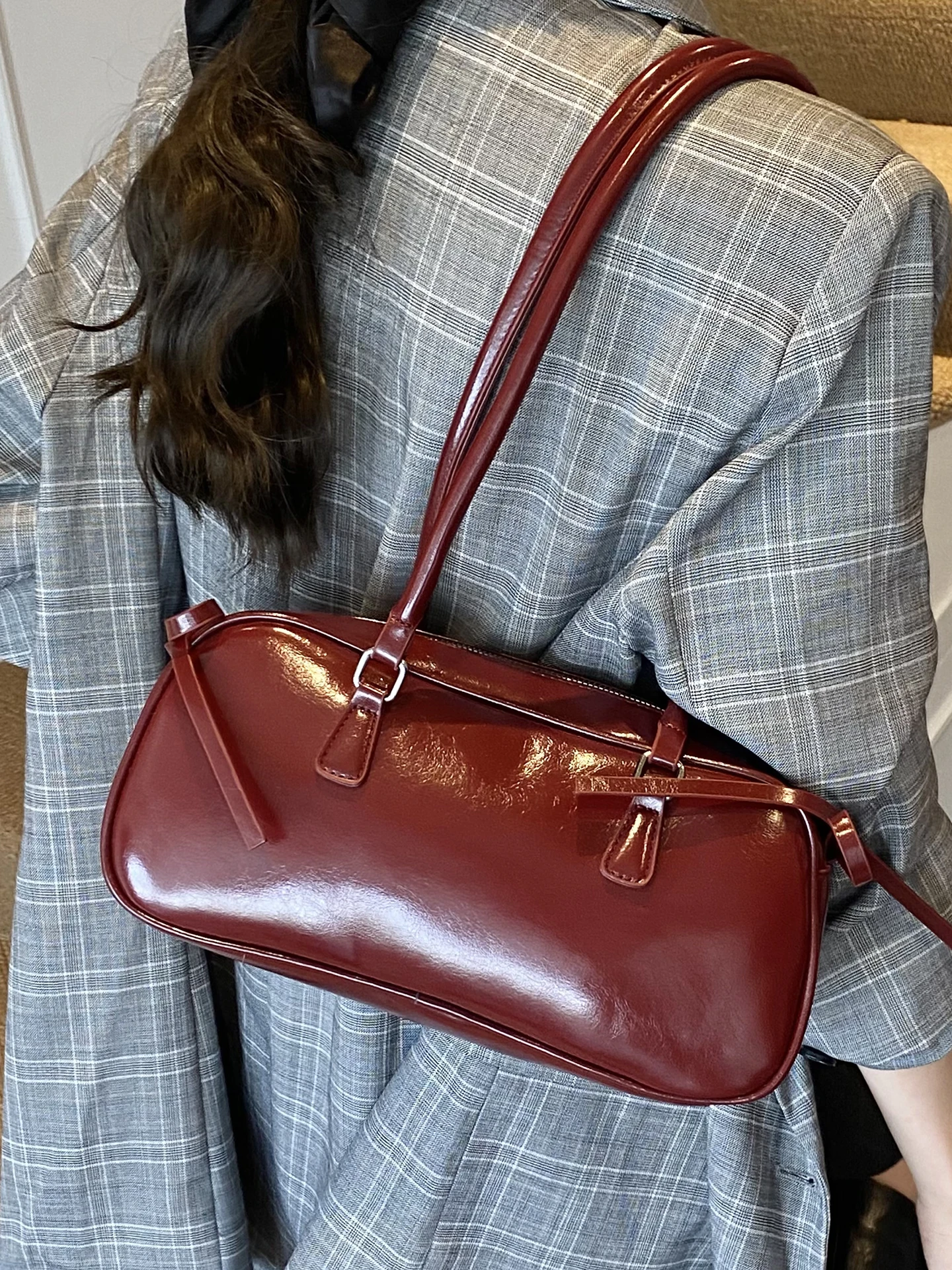 

Женские винно-красные сумки на одно плечо из искусственной кожи, корейская версия, однотонная сумка с бантом и декором подмышками, простые повседневные повседневные сумки