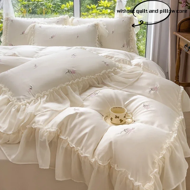 

3pcs Elegant rose embroidery Bedding set Lace Duvet Cover Set (1*Duvet Cover + 2*Pillowcase, Without Core)for bedroom guest room