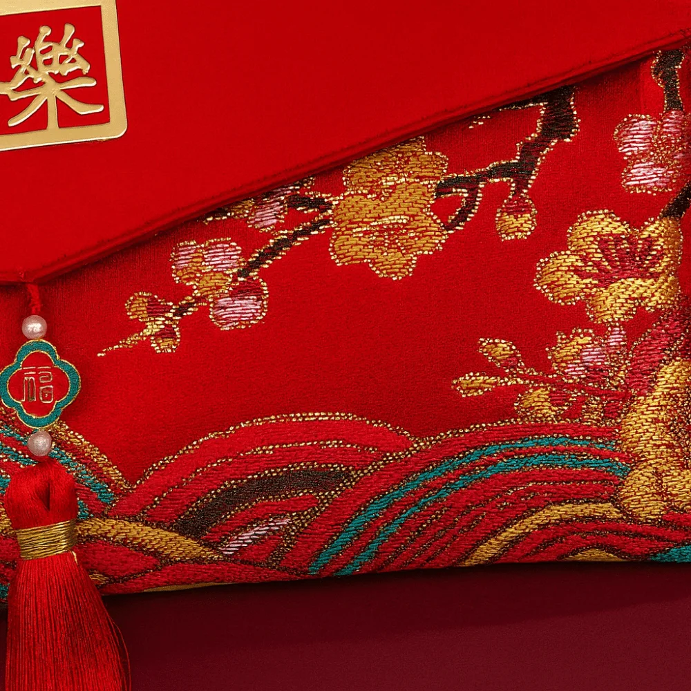 Red Color Lucky Money Pouches Embroider With Tassel High-End Red Envelopes High-Quality Material Lucky Pattern
