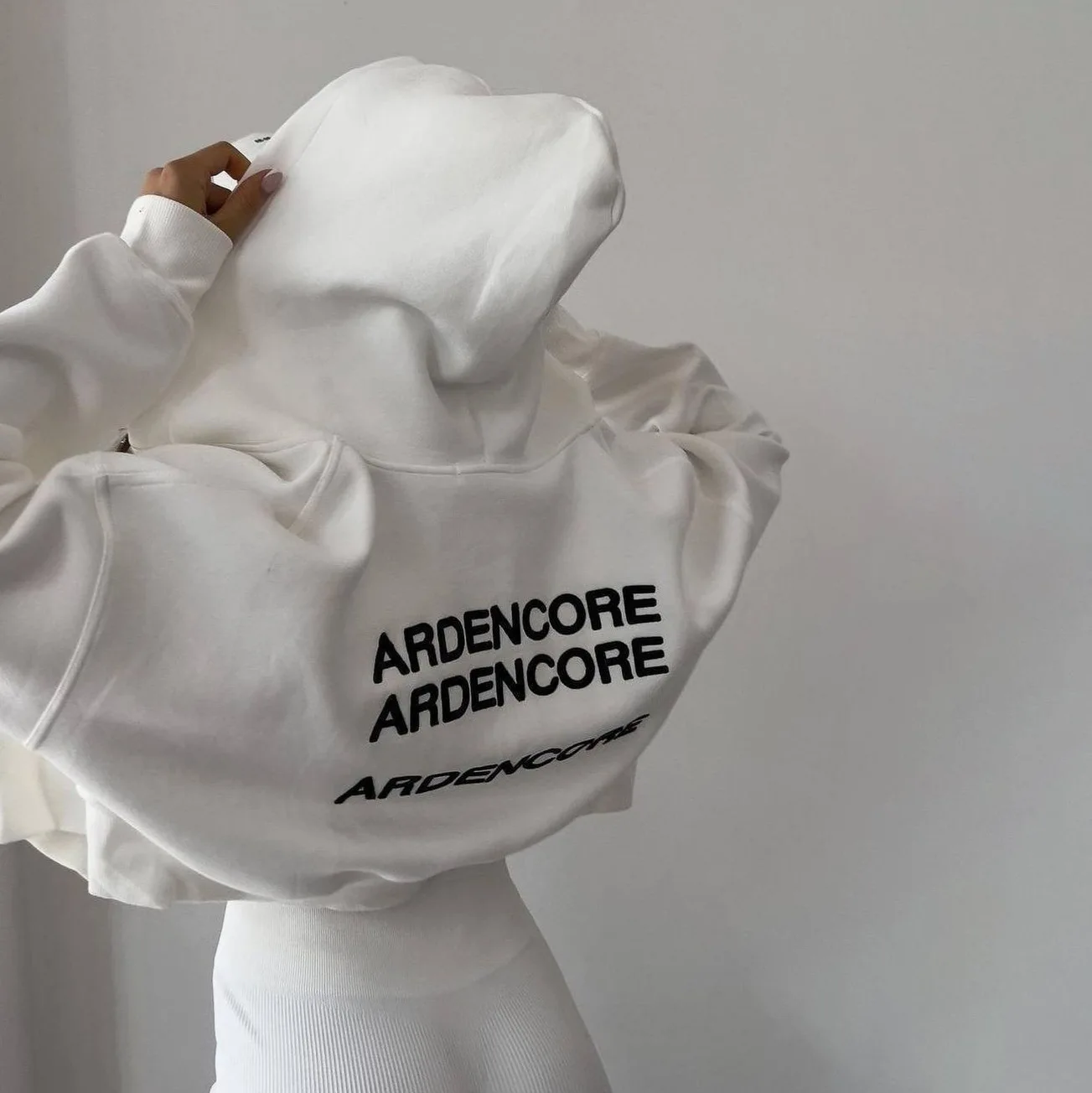 

Short hooded back letter zipper sweater early autumn new street fashion girl back printed sweater cardigan