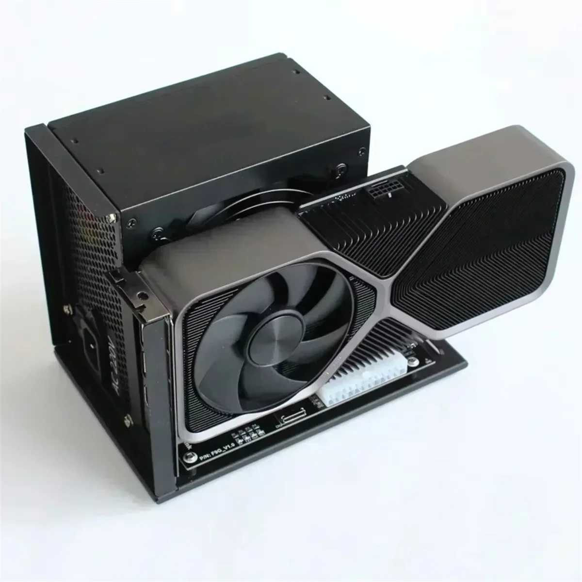 

A24UF9G-BK7 EGPU OCuLink GPU Dock PCIe4.0 X4 Notebook Laptop to External Video Graphics Card M.2 OcuLink to PCIE X16 Adapter