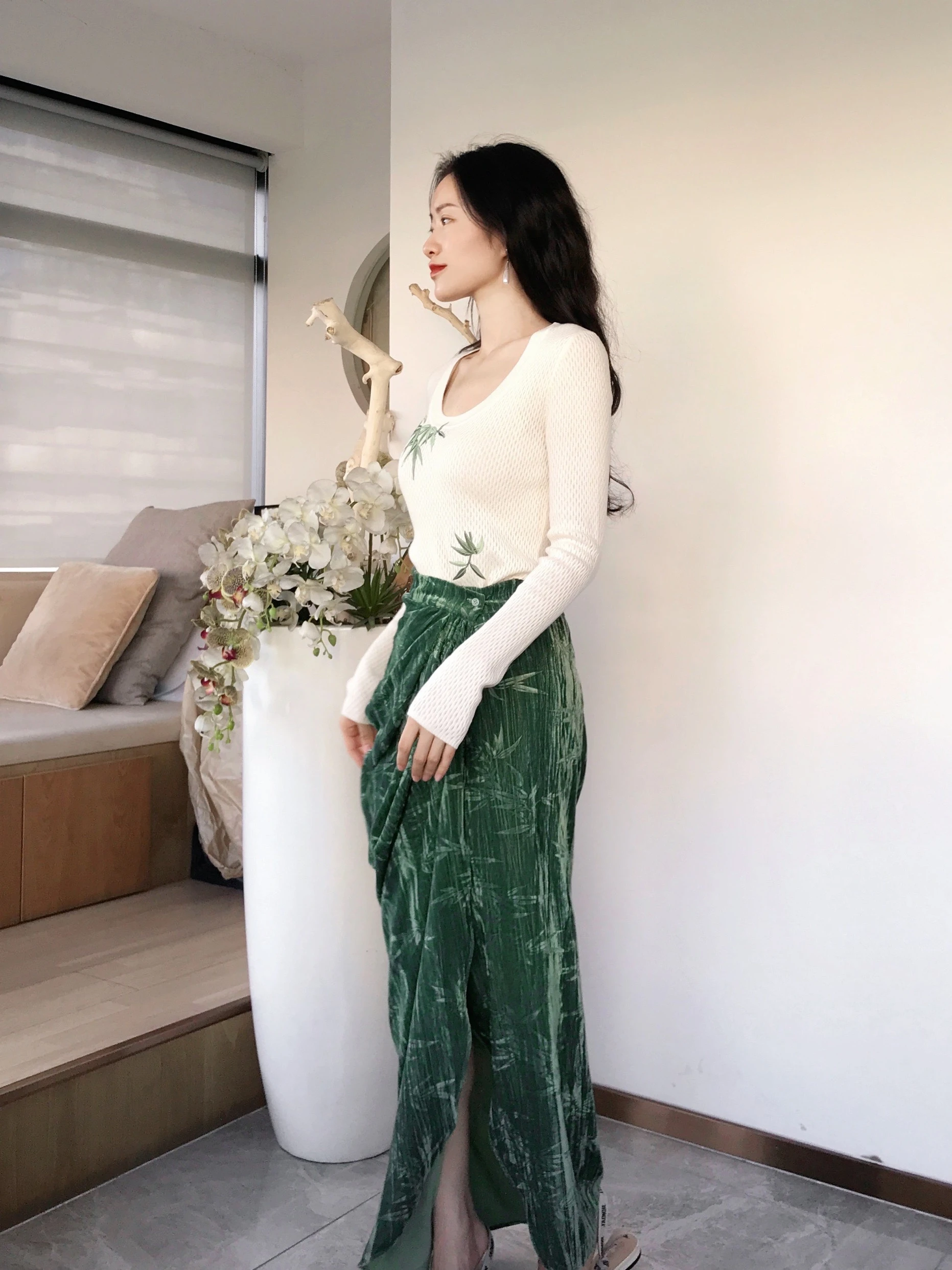 

TIIANNTIAAN Winter round Ne Knitted Sweater Embroidered Bamboo Le Texture Wool Blend Comfortable Fit Casual Sle