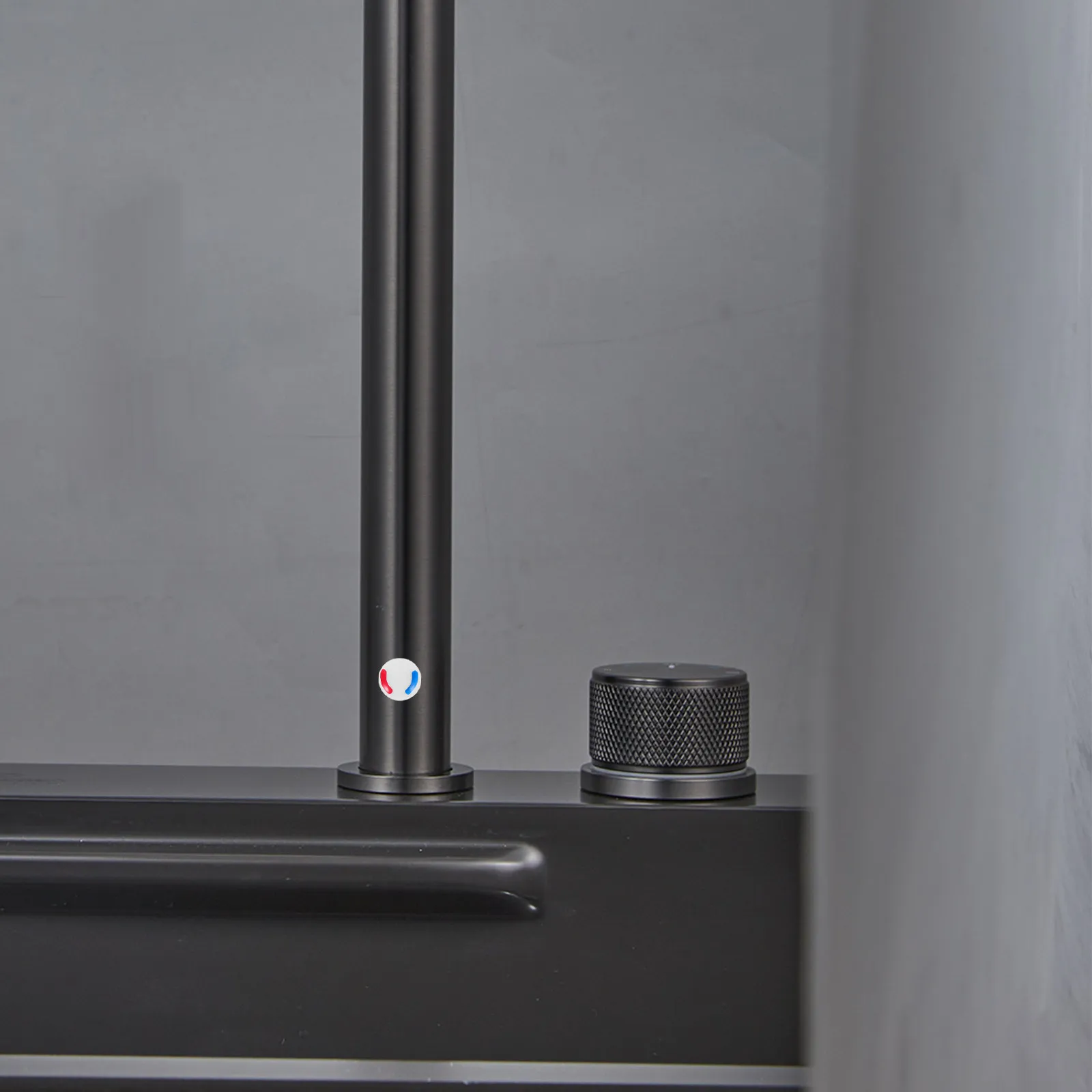 

10Pcs Faucet Handle Covers Hot Cold Water Labels Plastic Sink Tags Red Blue Decorative for Hotel Restaurant Safety Signs