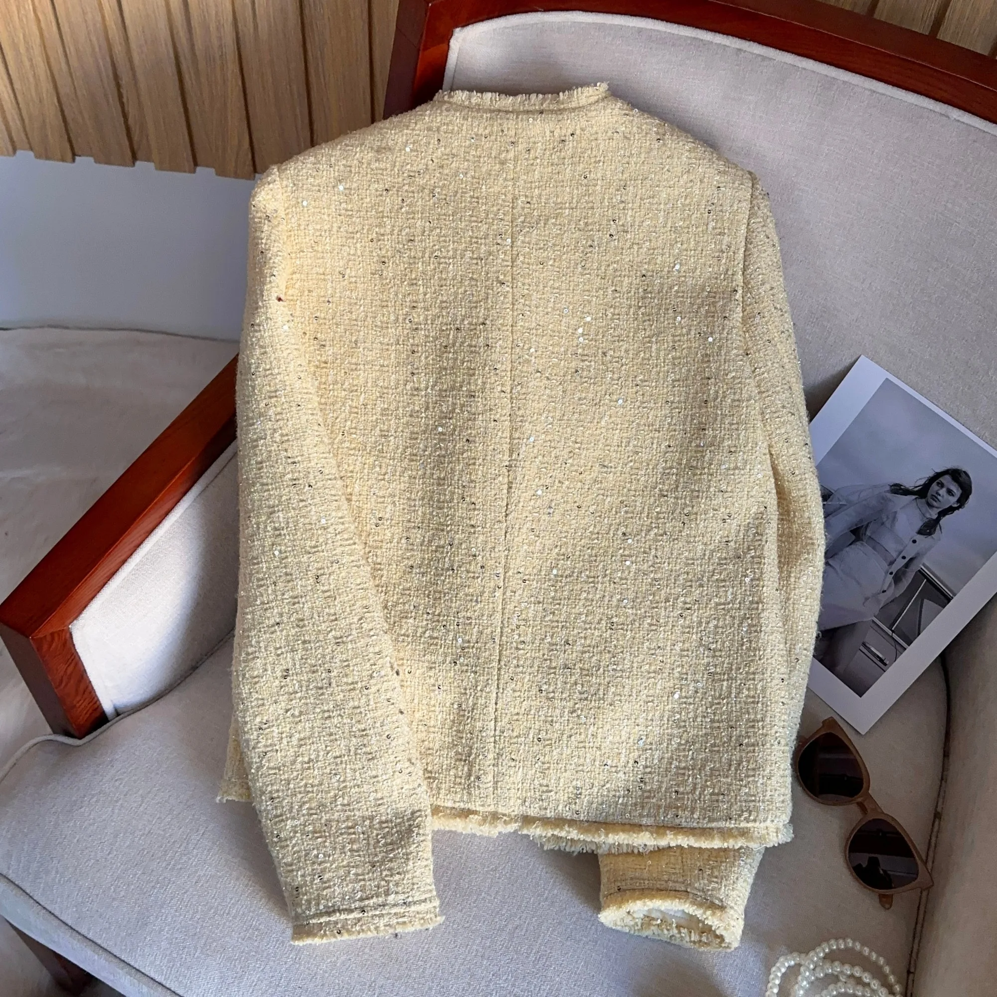 Cappotto Giallo in Tweed Lavorato a Maglia, Abbigliamento Casual da Donna, Novità Autunno 2024, Stile Coreano di Alta Gamma, Modello A75758 con Scollo a V e Bottoni...