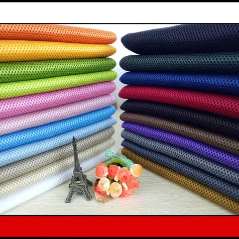 Atmungsaktives 3D-Mesh-Material pro Meter für Stühle Kissen Sofas nähen einfaches Polyester flauschiges Sandwich-Tuch glatt schwarz weiß