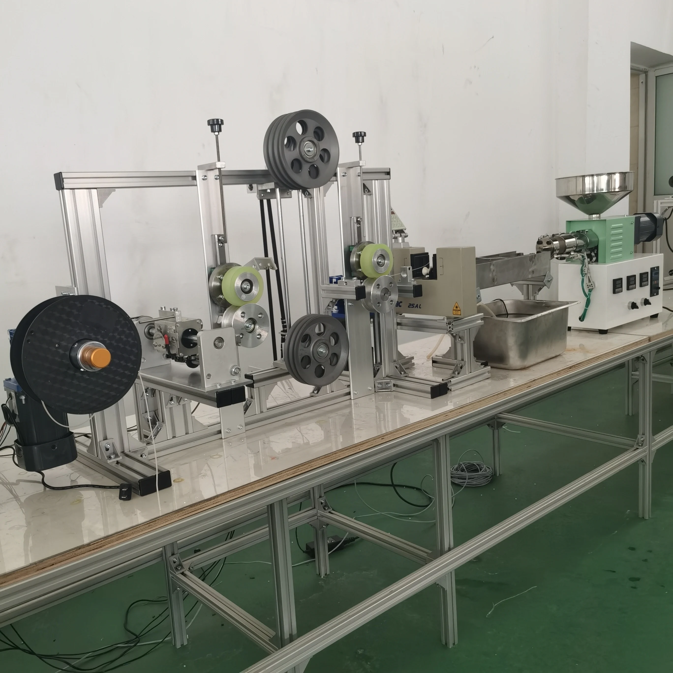 SJ25 Peek Extruder High Temperature Mini 3D Peek Filament Extrusion Line 3D Printer Filament Production Line