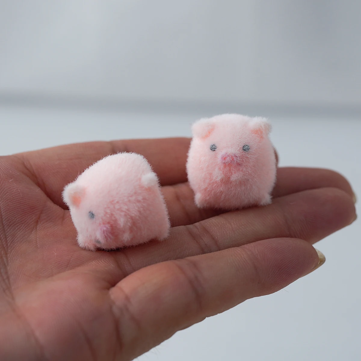 

20pcs Cartoon resin doll Charms Flocking piglet pendant For make DIY handiwork jewelry Necklaces earrings keychains fittings