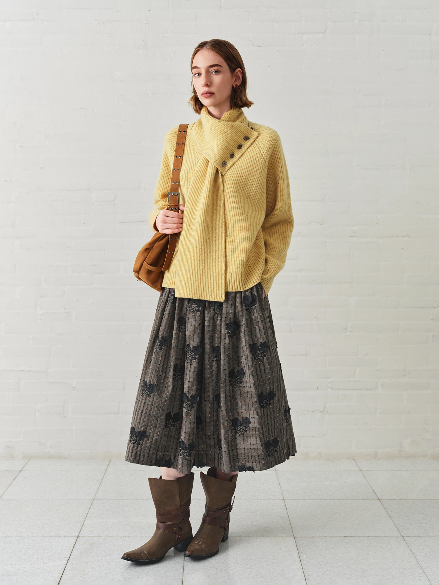 ​FSLE【Premium Series】2025 Winter Women's Retro A-Line Skirt with 3D Floral Embroidery - Elegant Mid-Length Stretch Skirt