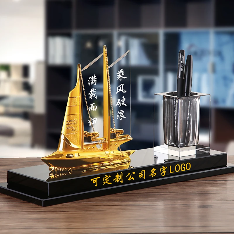 

Smooth Sailing Ornaments Office Decoration Light Luxury Pen Holder Desk Ornaments