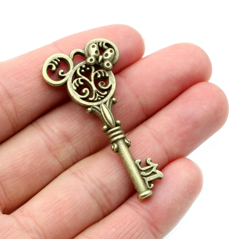 Charms Vintage Key Bronze Antique Silver Color Bronze Plated Pendants Making DIY Handmade Tibetan Finding Jewelry