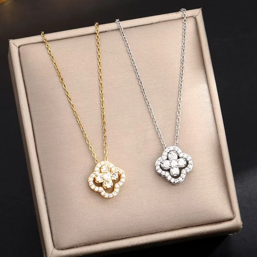 Classic Four-Leaf Clover Pendant Women's Necklace, Exquisite and Luxurious Fashion Collarbone Chain Jewelry