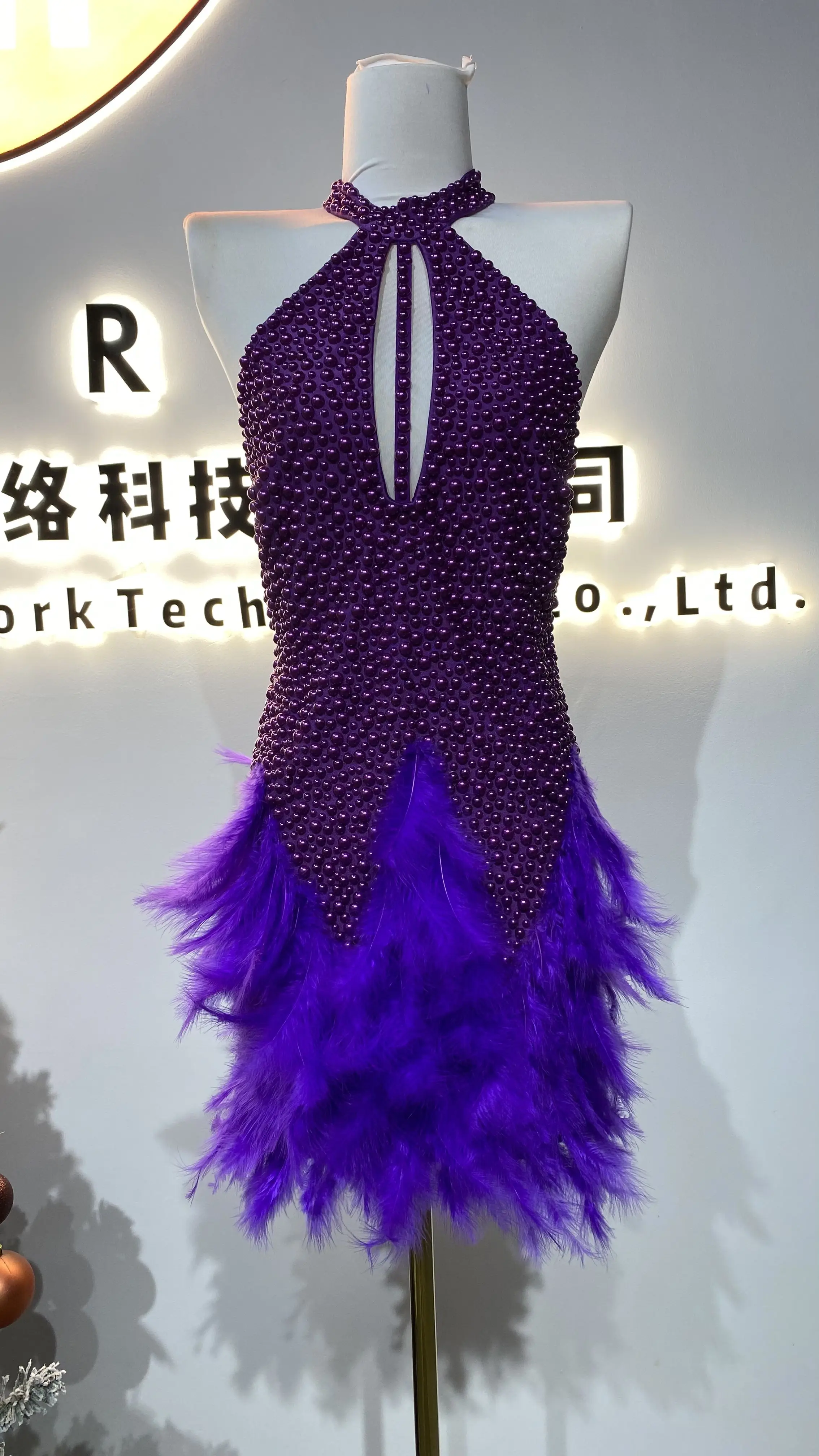 2025 New Arrival Backless Hollow Sexy Pearl Ball Gown Elegant Evening Performance Dress with Feathers-GZMM207