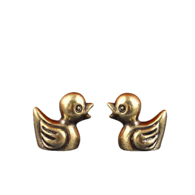 ​ 2 قطعة تمثال بطة نحاسية ، ديكور طاولة شاي الحيوانات الأليفة للشاي الحرفي ، هدية تزيين سطح المكتب على شكل بطة لطيفة