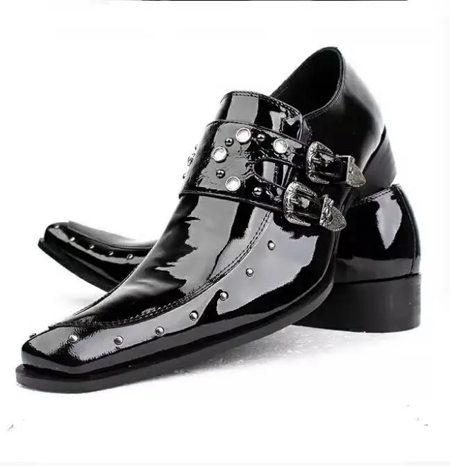 

2024 Novelty White High Heel Men's Shoes, British Trendy Pointed Riveted Leather Shoes