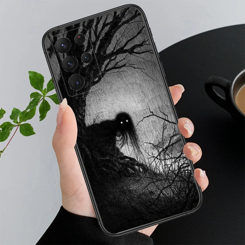 

Phone Case For Samsung A55 A16 A56 A36 A35 A15 A53 A54 A33 A34 A25 A05S A52 A52S A14 A26 A71 Horror Anime Girl