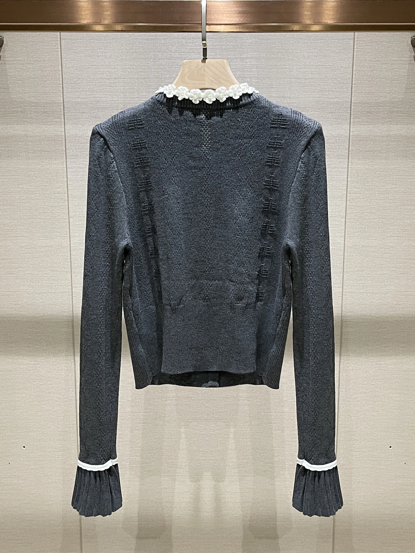 سترة محبوكة فريدة من نوعها طويلة Sve مستديرة Ne Slim Fit ey الماس نمط زر واحد للنساء تخفيف Sle خريف 2025