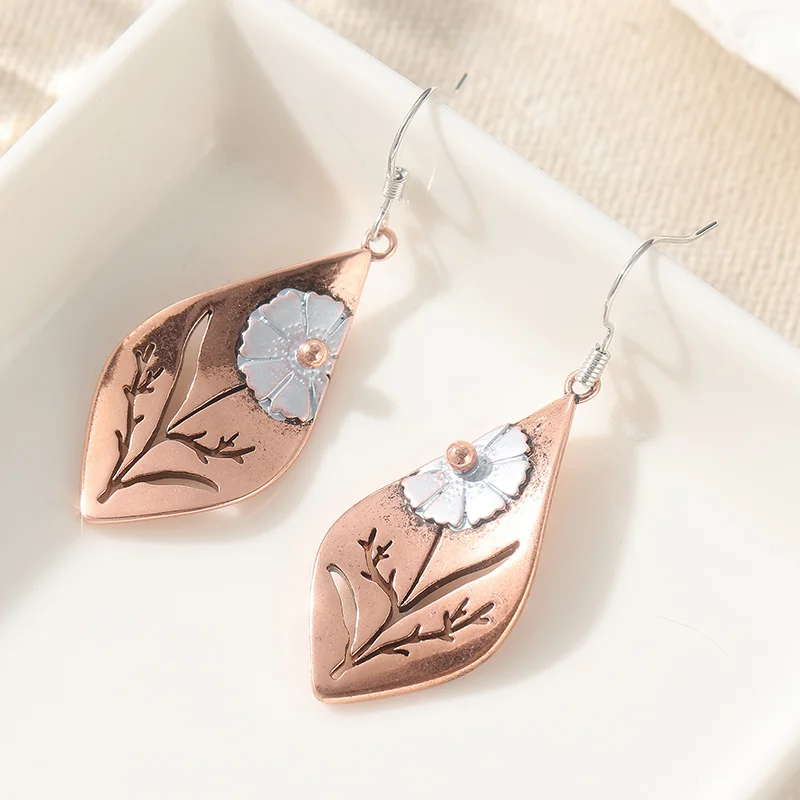Vintage Art-carved Flower Earrings, Teardrop-shaped Pendant Earrings, and Daily Vacation Jewelry Accessories for Women