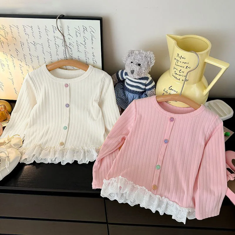 Neuheiten: Mädchen-T-Shirts mit Bunten Knöpfen und Spitzen-Patchwork, Langarm-Blusen, Bequeme Kinder-Tees, Mädchenkleidung – Detail 6
