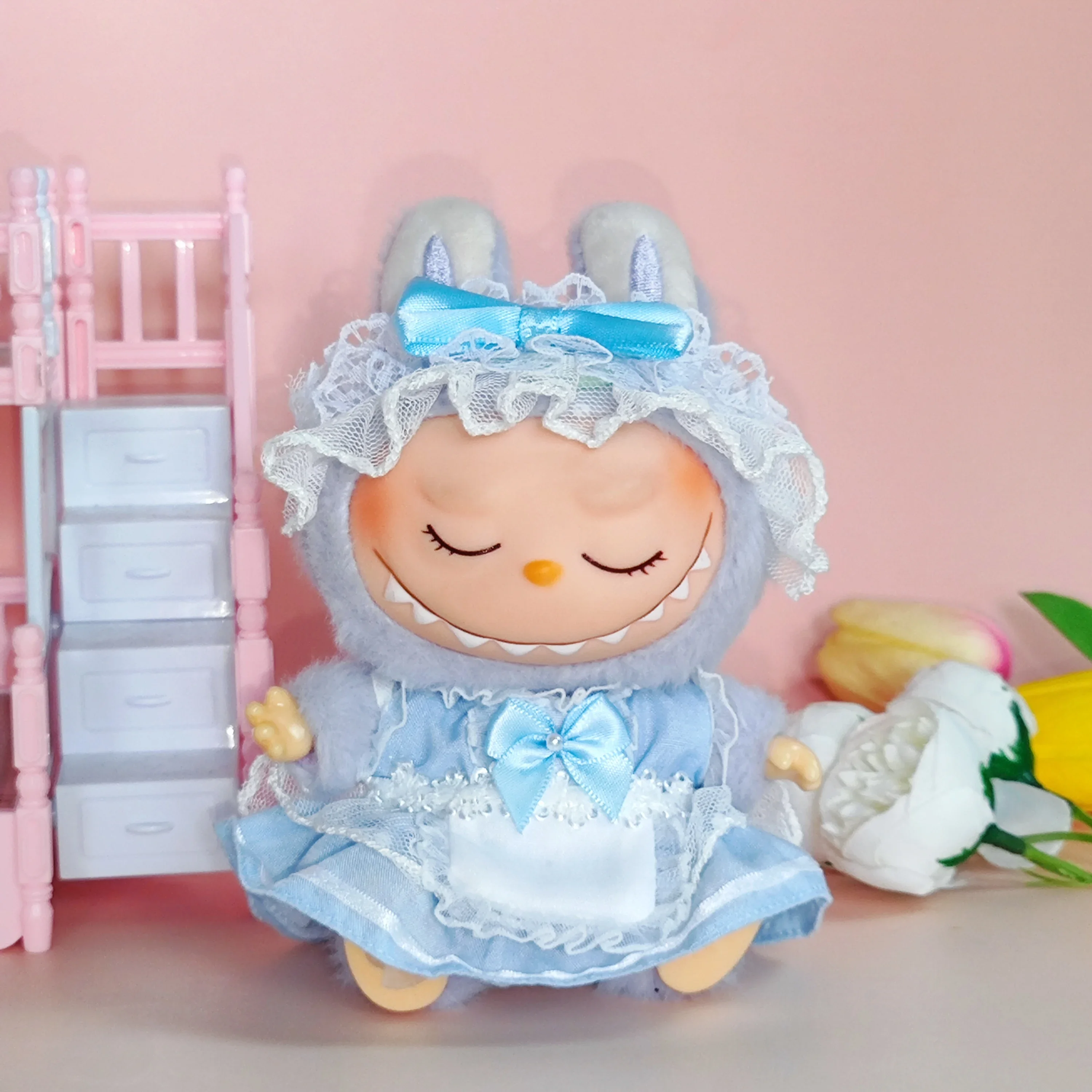 ملابس لـ Labubu Hanger صندوق أعمى Labubu المفاتيح دمية موحدة دمية خادمة مجموعة