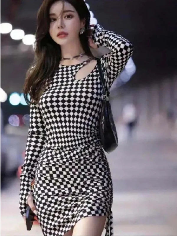 Sorella reale dolce fresco piccante Sexy fai attenzione con la macchina tagliata avvolgere l'anca in bianco e nero Plaid moda donna vestito 5RGI