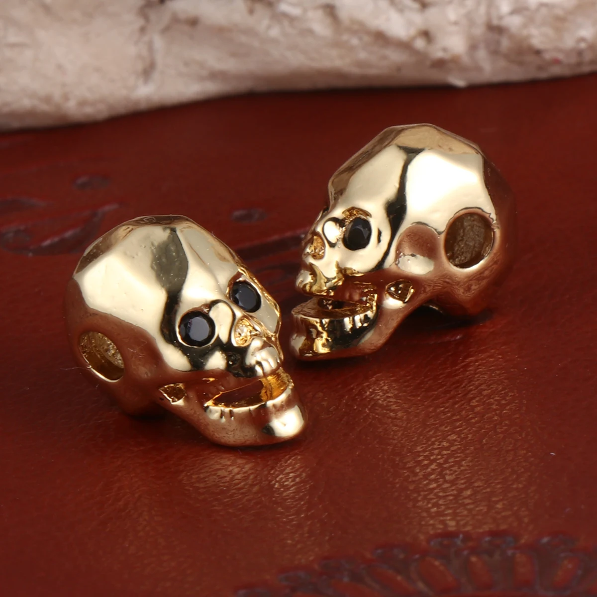 

2pcs Black Head Pendants DIY Necklace Bracelet Earrings Charm Punk Rivet Accessories Shoes Bag Belt Garment