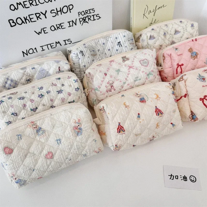 

1 Piece Girl Cartoon Makeup Case Sweet Retro Chic Cute Bear Bunny Pencil Bag for Student Portable Large Capacity Cosmetic Bags