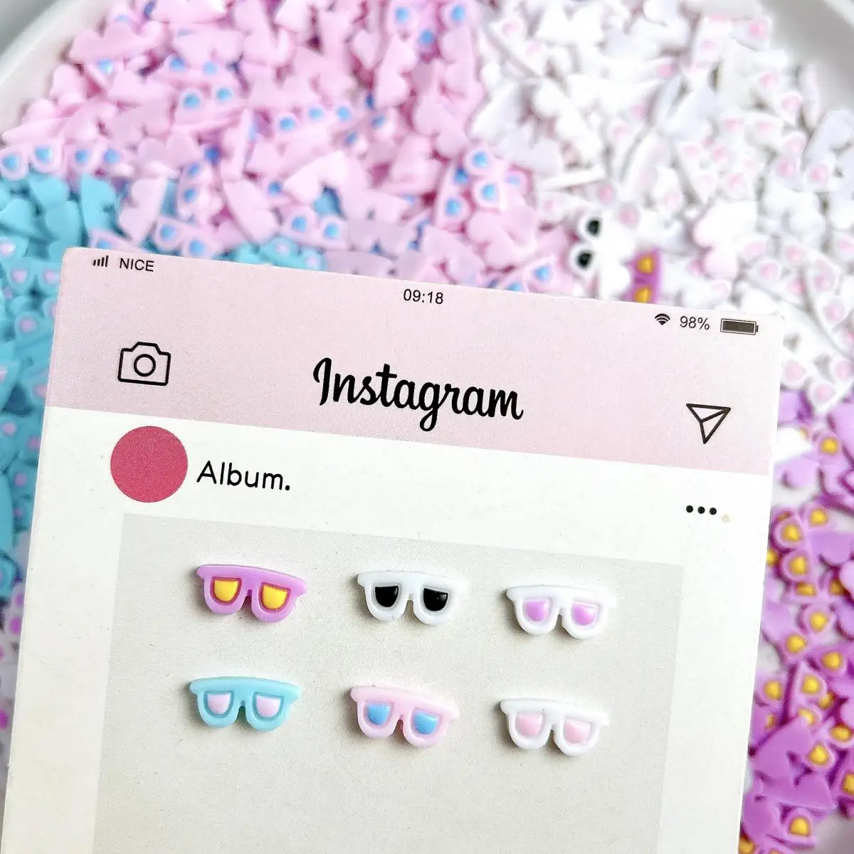 

3D Resin Kawaii Cartoon Glow in the Dark Sunglasses Nail Charms Flat Bottom 6-Color Glasses Nail Art Decoration Manicure DIY