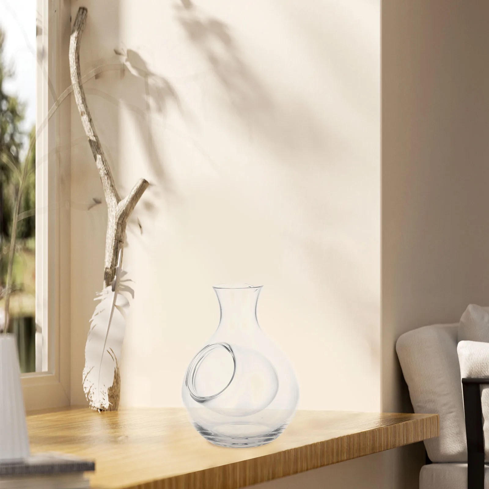 

Stylish Glass Liquor Decanter Simple Structure Easy to Handle Great for Chilled Wine Whiskey Or Spirits Presentation At Home