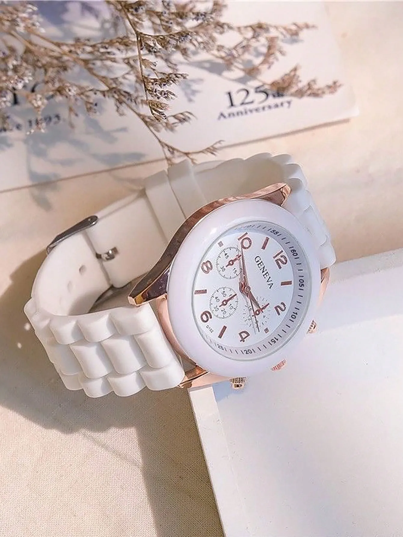 ساعات نسائية موضة جديدة ماركة فاخرة ساعة نسائية حزام سيليكون كوارتز ساعة معصم للإناث Relogio Feminino