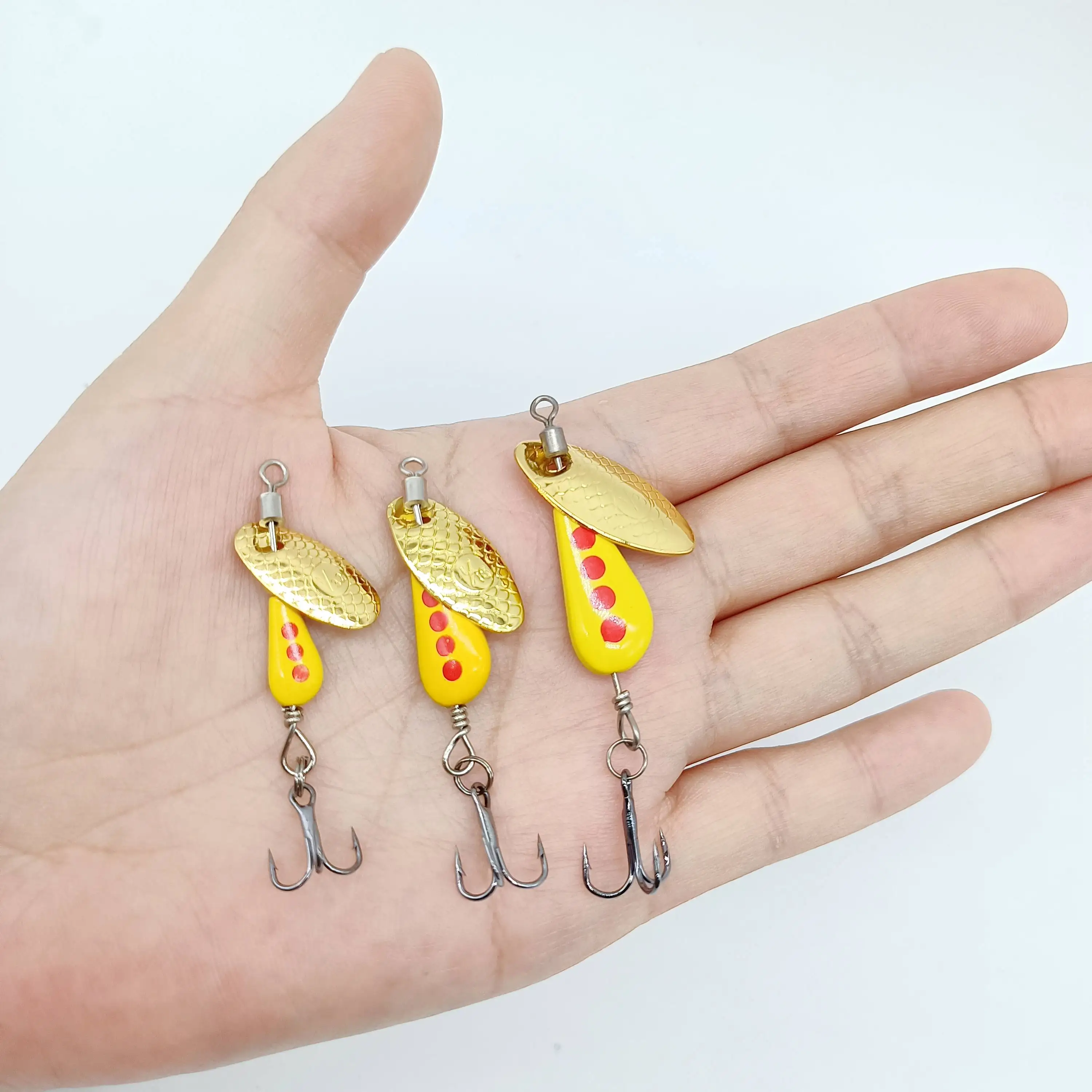 DUODUOYU 1PCS Spinner Cucchiaio Esca di Metallo Richiamo di Pesca 2.8g/4.7g/6.7g Paillettes Cucchiaio Esche per Spigola Trota Pesce Persico Luccio Rotante Affrontare