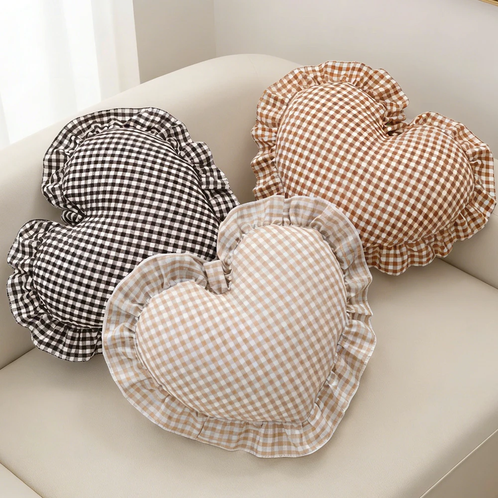 BUYNOW 1 Stück kariertes Stoffkissen mit Rüschen, Herz, Liebe, romantisches Kissen für Sofa, Schlafzimmer, Wohnzimmer, Heimdekoration, Kissen mit Füllung – Detail 5