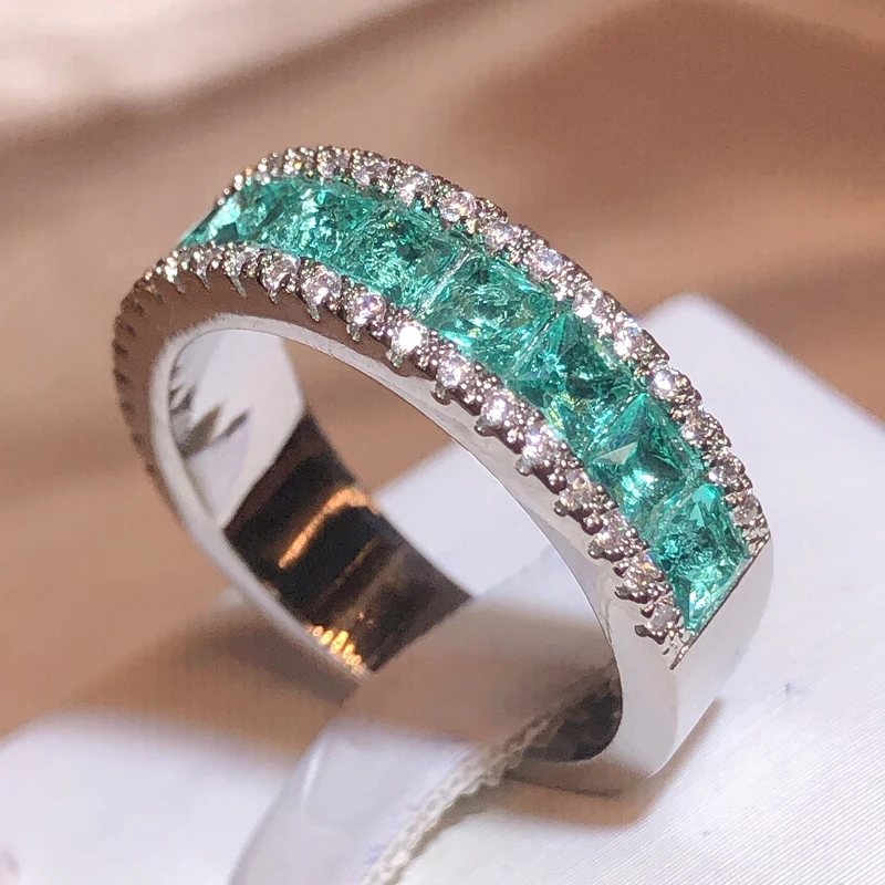 Retro Shape Rings for Women Green Zircon Sliver Color Jewelry Ring Classic Wedding Engagement Full Drill Jewelry Love Ring