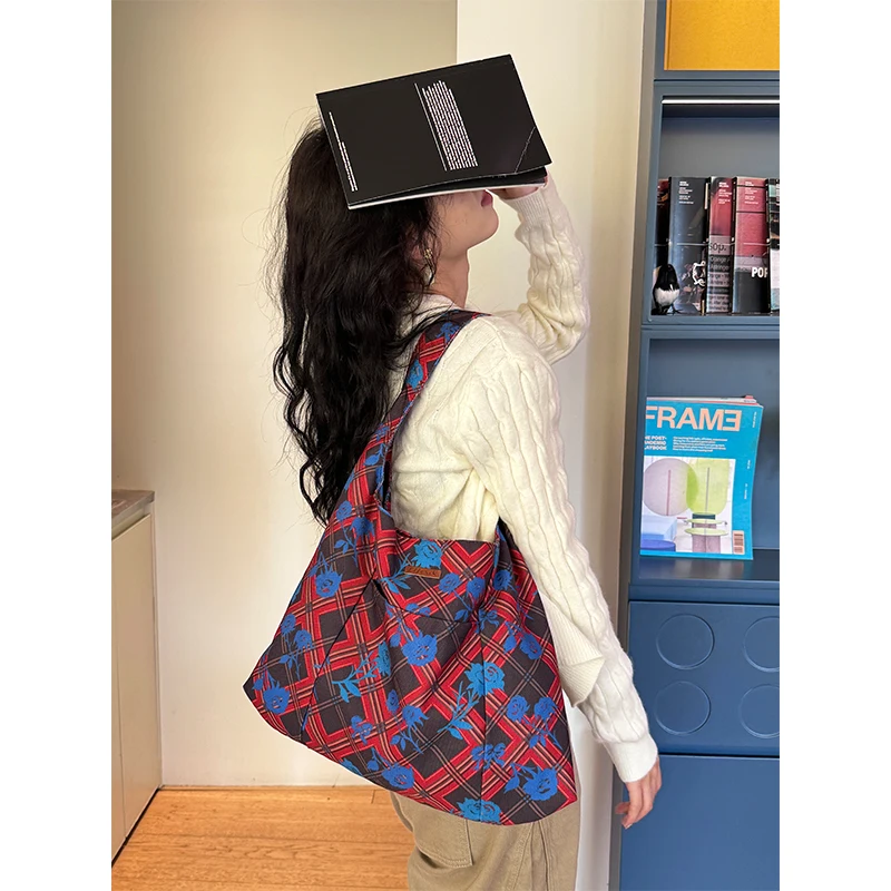 ELFSACK 2025 Winter New Arrivals Casual Y2K Cartoon Rabbit Color Block Plaid Tote Bag For Woman