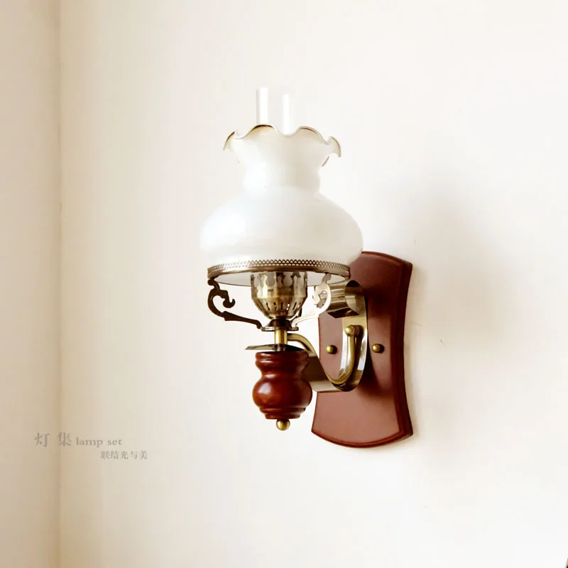 

Retro wall lamp nostalgic rural American style solid wood European classical flower glass bedside lamp