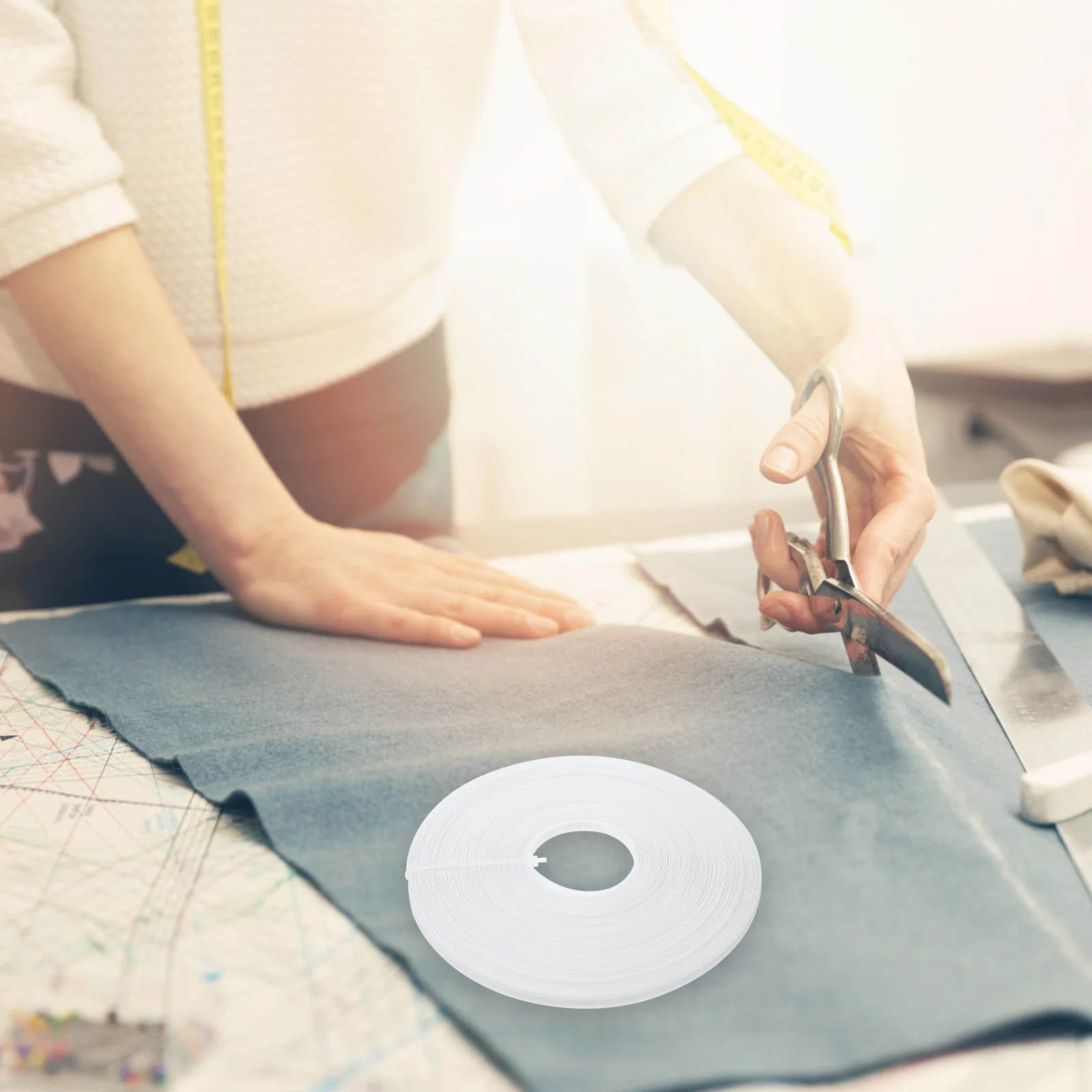 

Exquisite Polyester Boning for DIY Comfortable and Durable Sewing Supplies for Wedding and Evening Gowns