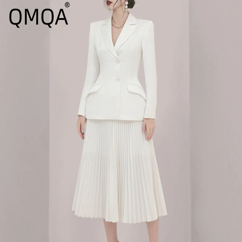 

QMQA Модный женский комплект из 2 предметов, комплект с лацканами и длинными рукавами, утягивающий блейзер с высокой талией, плиссированные юбки, комплект 2025, весенний новый QM158