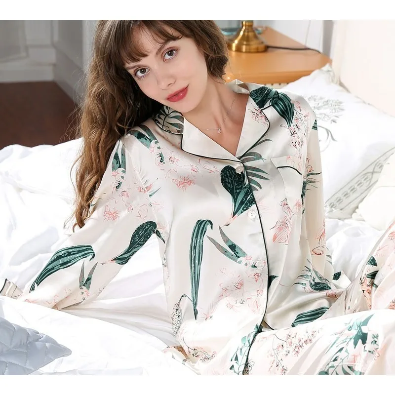 

Women's Long Sleeved 100% Mulberry Silk Pajama Set Heavyweight 19mm Spring and Autumn Comfort XXL Size Breathable Two Piece Cozy