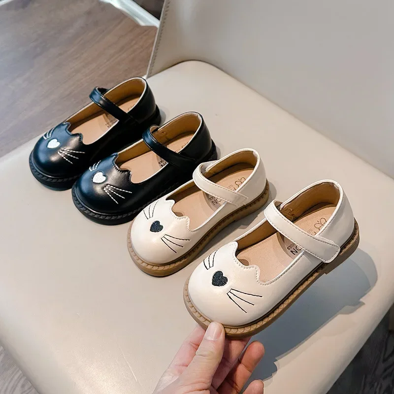 

New Cute Fashion Girl Princess Shoes Sweet Embroidered Children's Flats Soft Bottom Causal Kids Fashion Leather Shoes Hook Loop