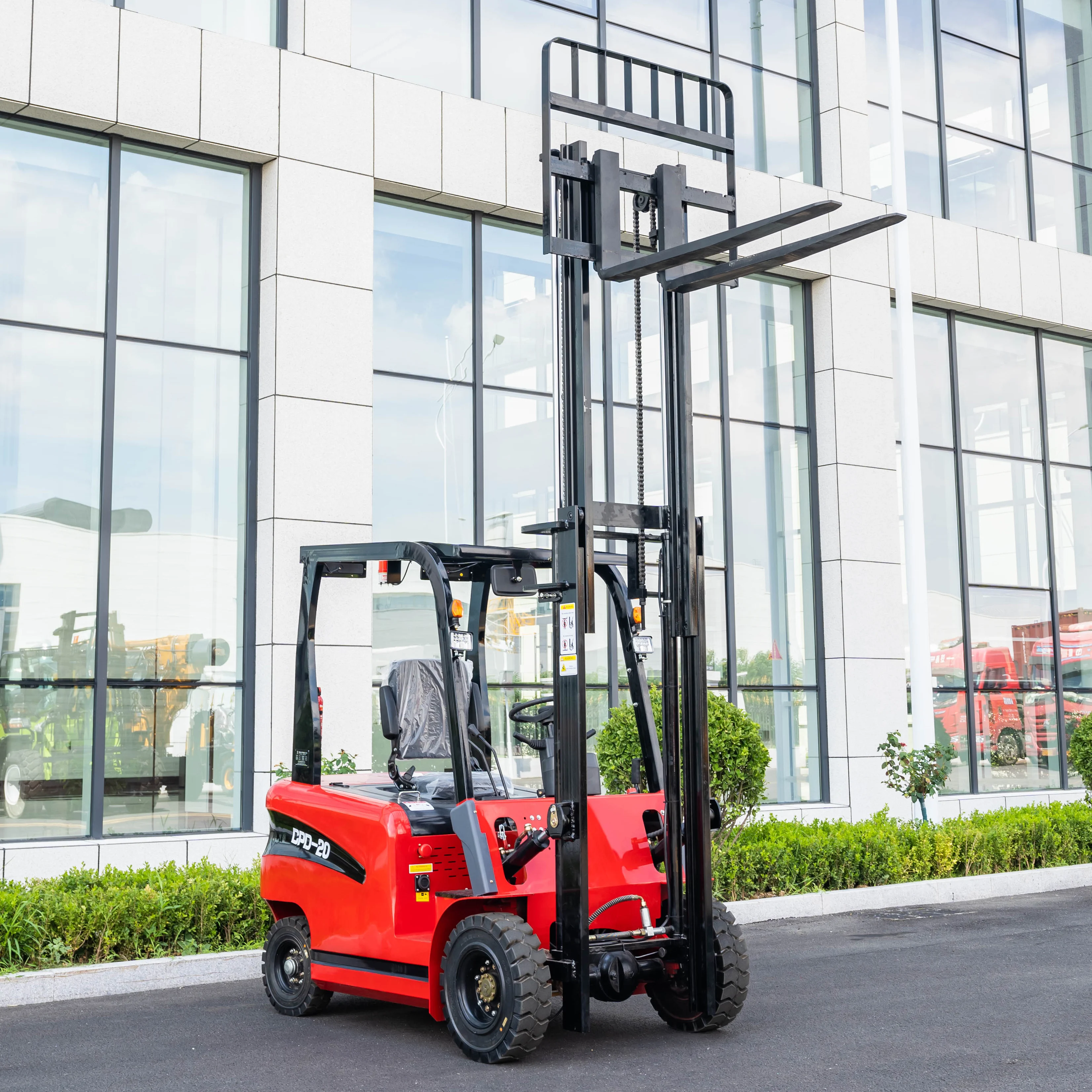 

2 Ton Electric Forklift China Factory High-Efficiency Environment Friendly 4 Wheels Energy Saving Battery Forklifts Custom