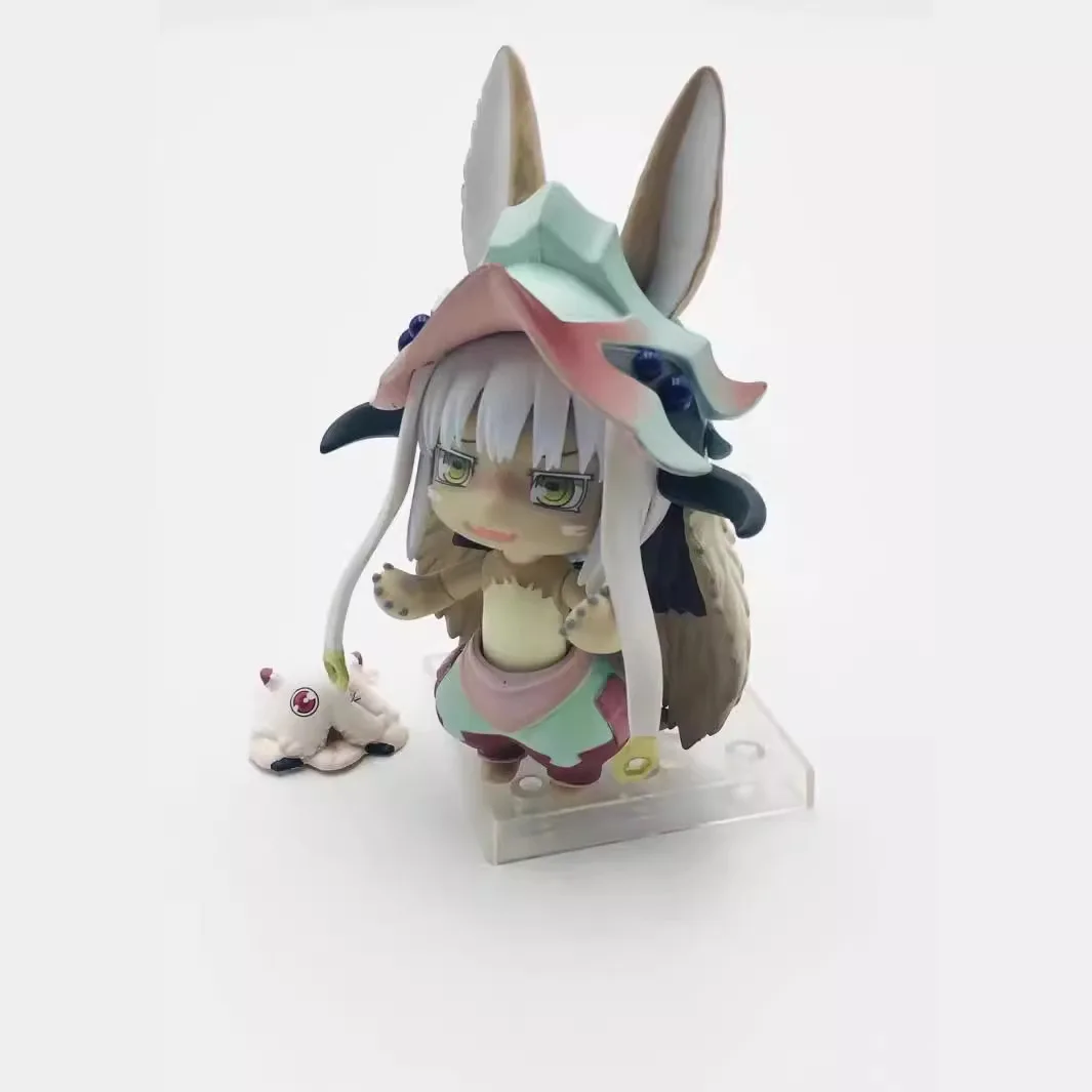 Anime Made in Abyss Action Figures Nanachi Cosplay Modelli da collezione Basilico PVC Figurine Doll Toys Bambini Regali di Natale 10 cm