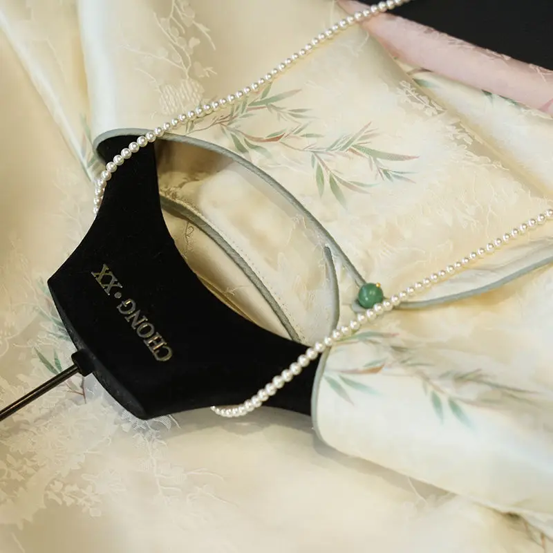 الساتان الحرير الجاكار ريترو قميص المرأة قصيرة الأكمام الأزهار المطبوعة البلوزات النمط الصيني خمر بلوزات فضفاضة الصيف موضة جديدة